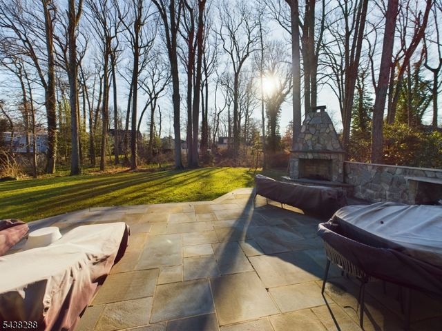 301 Garrett Rd, Mountainside Boro, NJ 07092