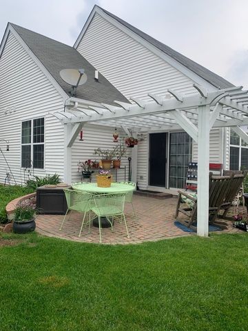 39510 N Cambridge Boulevard, Beach Park, IL 60083