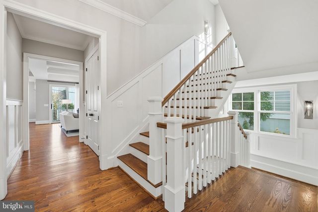 1723 N BARTON ST, Arlington, VA 22201