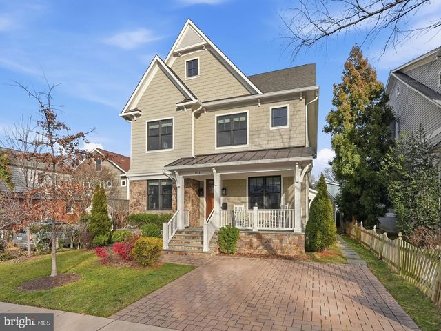 1723 N BARTON ST, Arlington, VA 22201