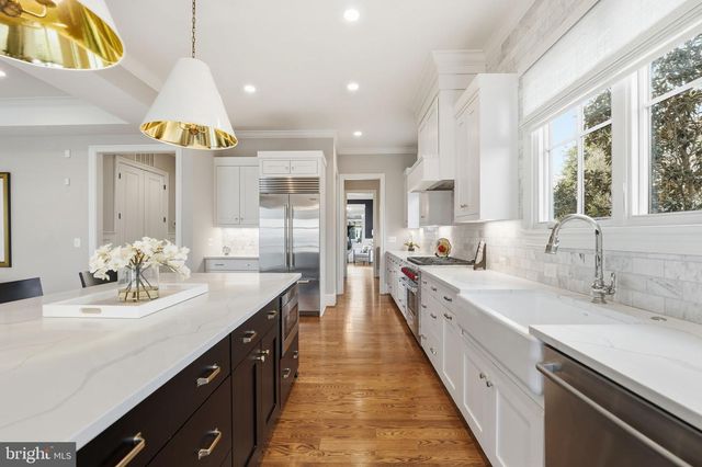 1723 N BARTON ST, Arlington, VA 22201