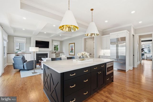 1723 N BARTON ST, Arlington, VA 22201