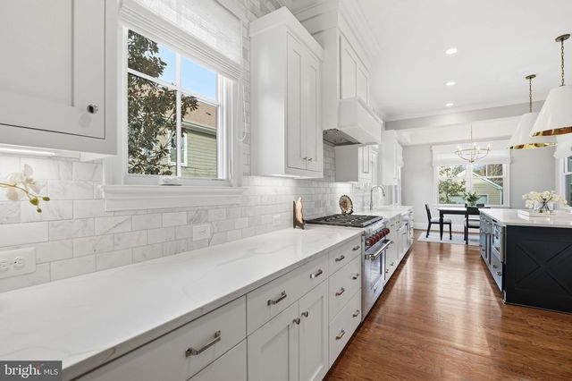 1723 N BARTON ST, Arlington, VA 22201