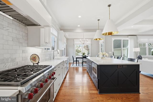 1723 N BARTON ST, Arlington, VA 22201