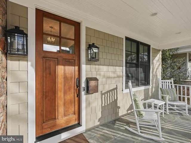 1723 N BARTON ST, Arlington, VA 22201