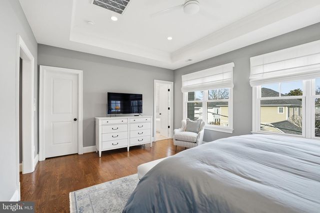 1723 N BARTON ST, Arlington, VA 22201