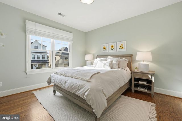 1723 N BARTON ST, Arlington, VA 22201