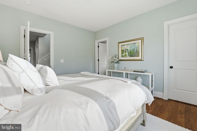 1723 N BARTON ST, Arlington, VA 22201