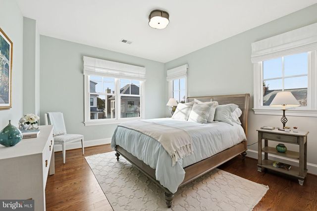 1723 N BARTON ST, Arlington, VA 22201