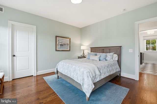 1723 N BARTON ST, Arlington, VA 22201