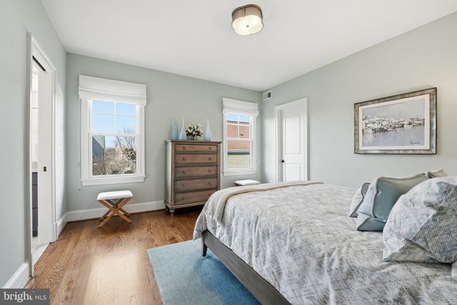 1723 N BARTON ST, Arlington, VA 22201