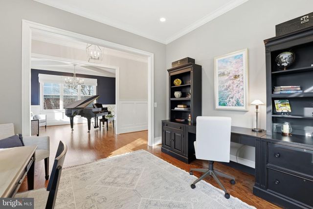 1723 N BARTON ST, Arlington, VA 22201