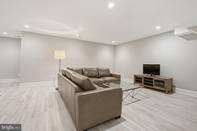 1723 N BARTON ST, Arlington, VA 22201