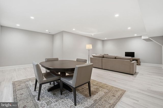 1723 N BARTON ST, Arlington, VA 22201