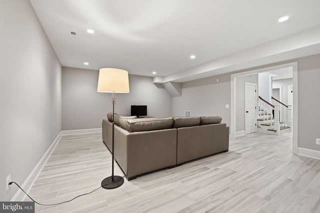 1723 N BARTON ST, Arlington, VA 22201