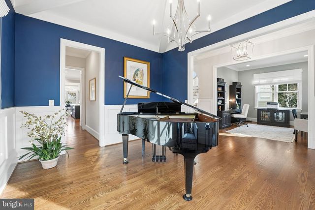 1723 N BARTON ST, Arlington, VA 22201