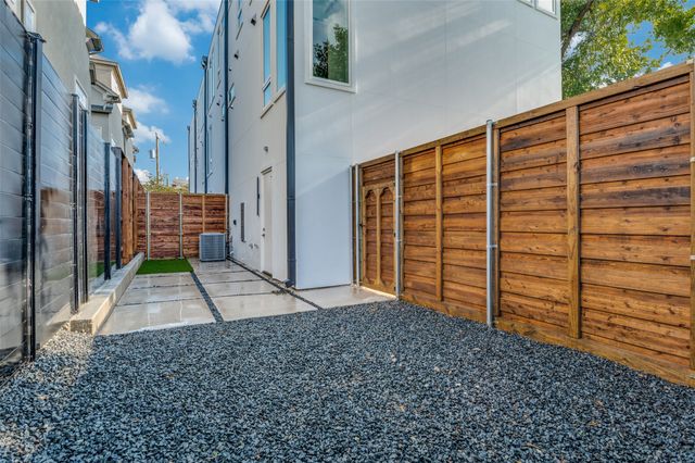 3523 Miles Street 104, Dallas, TX 75209