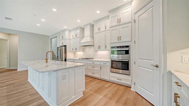 10050 CRYSTAL ISLES CIRCLE, Sarasota, FL 34241