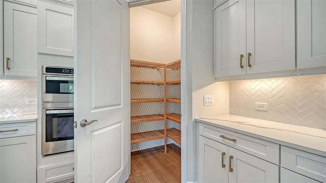 10050 CRYSTAL ISLES CIRCLE, Sarasota, FL 34241