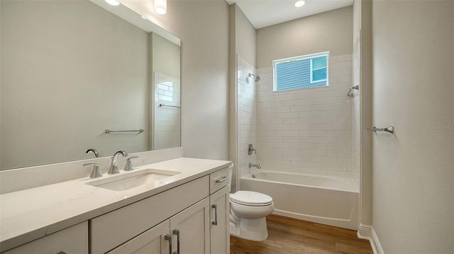 10050 CRYSTAL ISLES CIRCLE, Sarasota, FL 34241