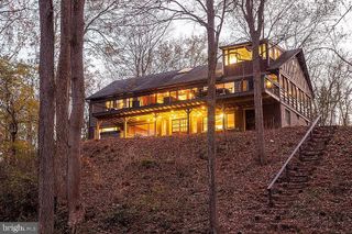 590 HUNTERS CAMP RD, Great Cacapon, WV 25422