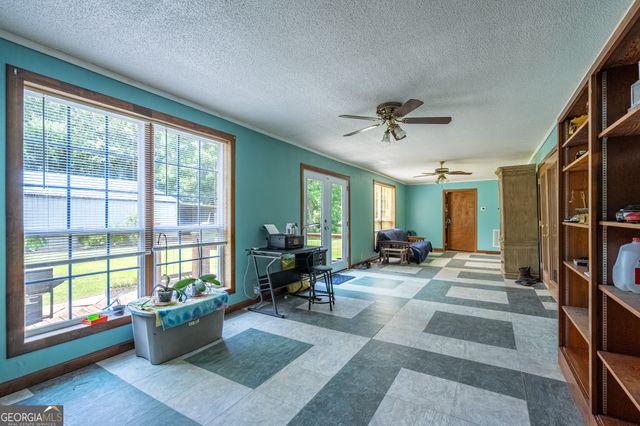 1054 Booze Mountain Road SE, Lindale, GA 30147