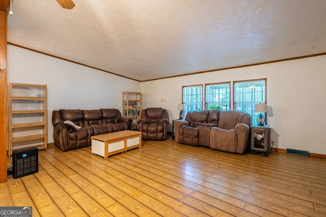 1054 Booze Mountain Road SE, Lindale, GA 30147
