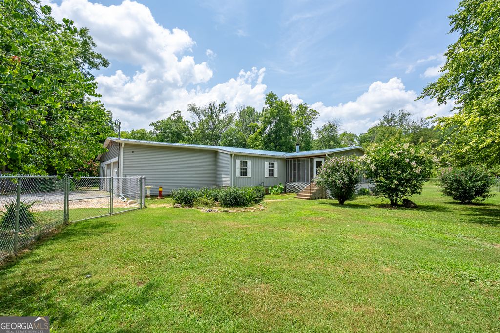 1054 Booze Mountain Road SE, Lindale, GA 30147