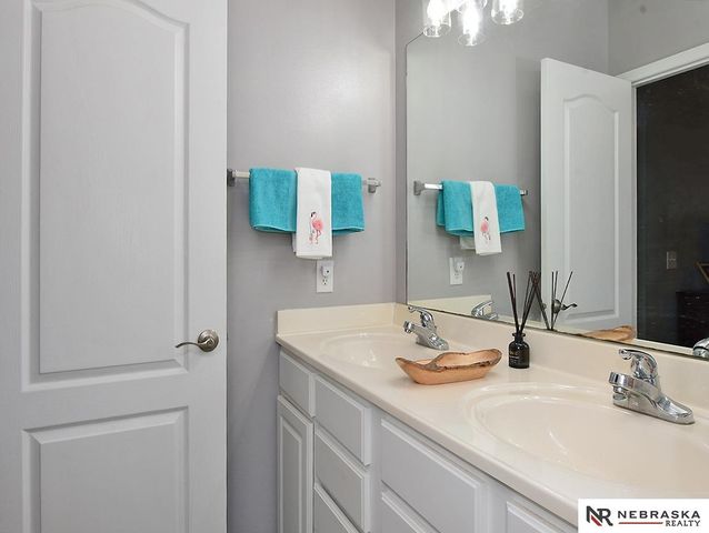 10405 S 26th Street, Bellevue, NE 68123