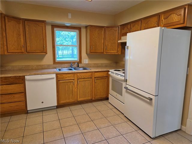 10024 Cummins Lane, Deerfield, OH 44411