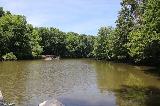 10024 Cummins Lane, Deerfield, OH 44411