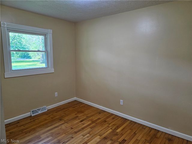 10024 Cummins Lane, Deerfield, OH 44411