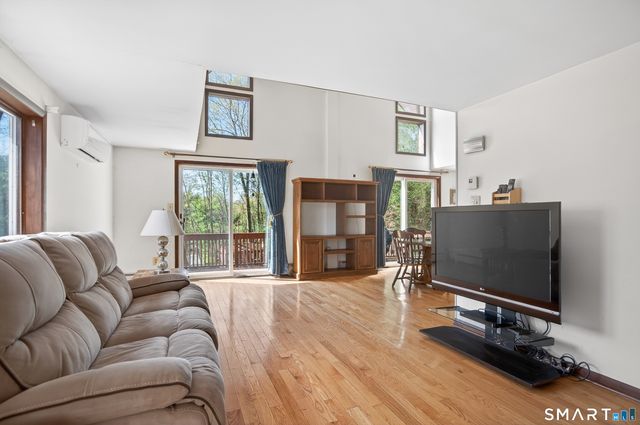 15 Hilldale Drive, Southbury, CT 06488