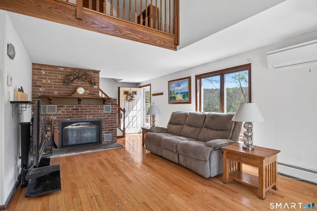 15 Hilldale Drive, Southbury, CT 06488