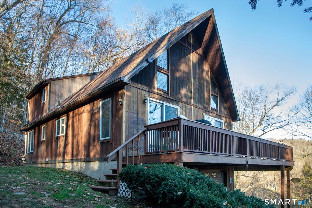15 Hilldale Drive, Southbury, CT 06488