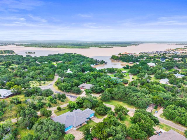 313 Lagoon LOOP, Horseshoe Bay, TX 78657