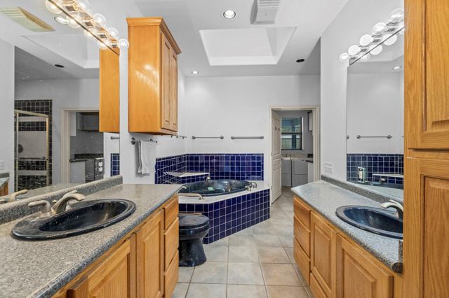 313 Lagoon LOOP, Horseshoe Bay, TX 78657