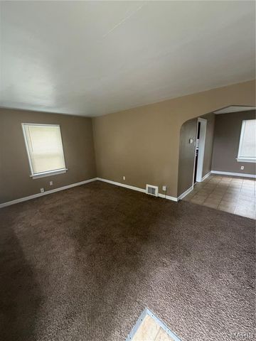 2049 Coleridge Drive, St Louis, MO 63136