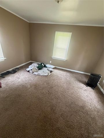 2049 Coleridge Drive, St Louis, MO 63136