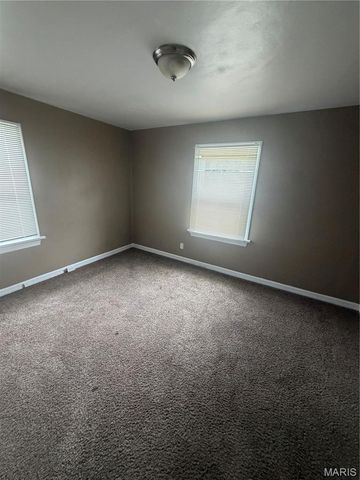 2049 Coleridge Drive, St Louis, MO 63136