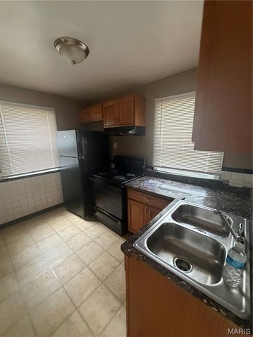2049 Coleridge Drive, St Louis, MO 63136