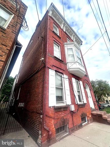 146 S DUKE ST., York, PA 17401