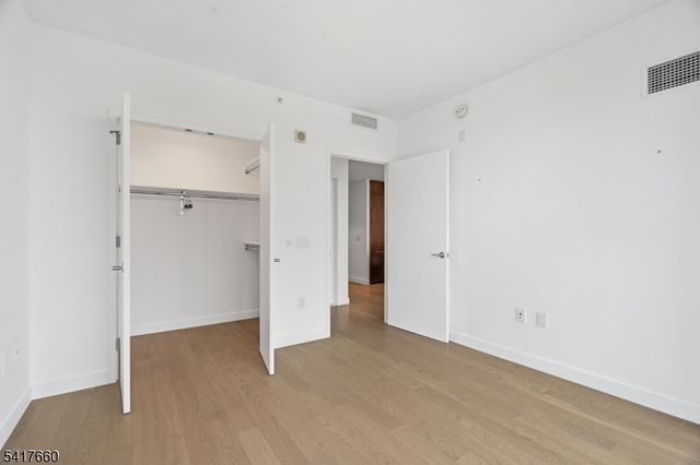 75 Park Ln 3305, Jersey City, NJ 07310