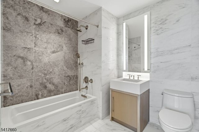 75 Park Ln 3305, Jersey City, NJ 07310