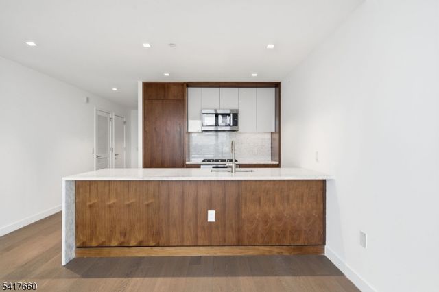 75 Park Ln 3305, Jersey City, NJ 07310