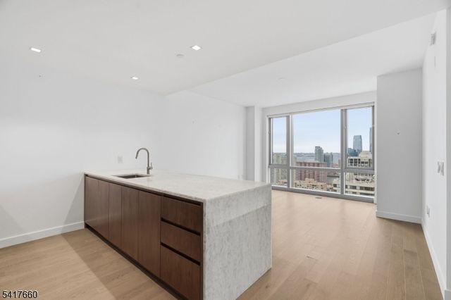 75 Park Ln 3305, Jersey City, NJ 07310