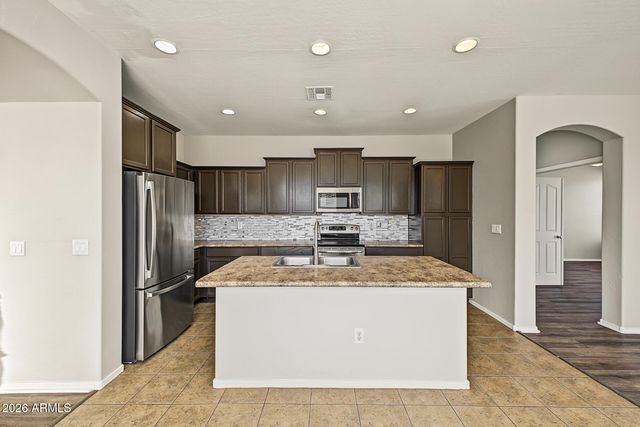 10201 W FLORENCE Avenue, Tolleson, AZ 85353