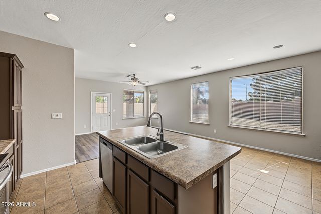 10201 W FLORENCE Avenue, Tolleson, AZ 85353