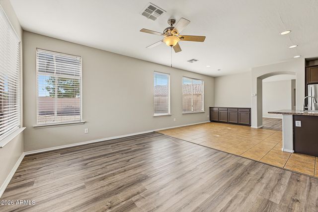 10201 W FLORENCE Avenue, Tolleson, AZ 85353