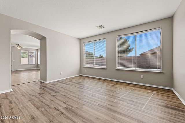 10201 W FLORENCE Avenue, Tolleson, AZ 85353